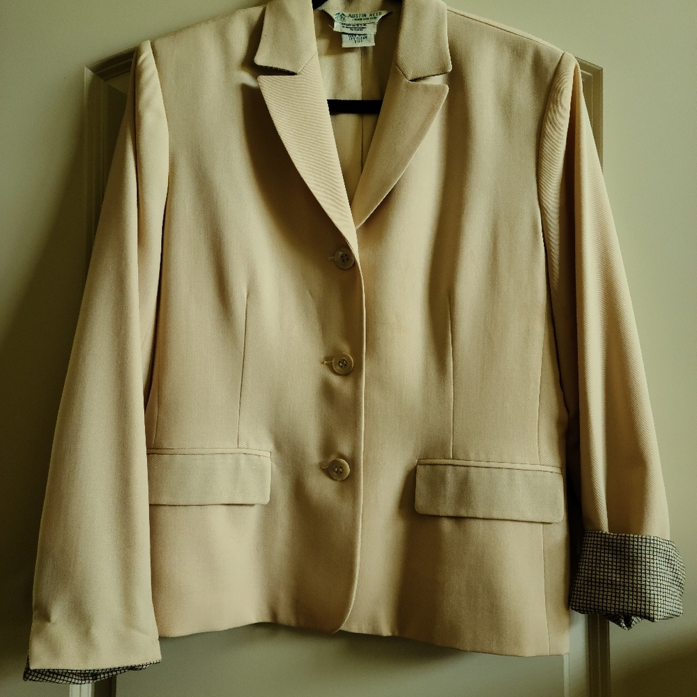 Austin Reed fully lined straw colored blazer - Picture 3 of 6